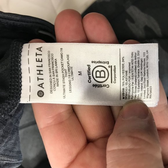 ATHLETA - WOMEN'S MEDIUM - BLACK CAMO YOGA FITNESS COMPRESSION PANT - Picture 8 of 8